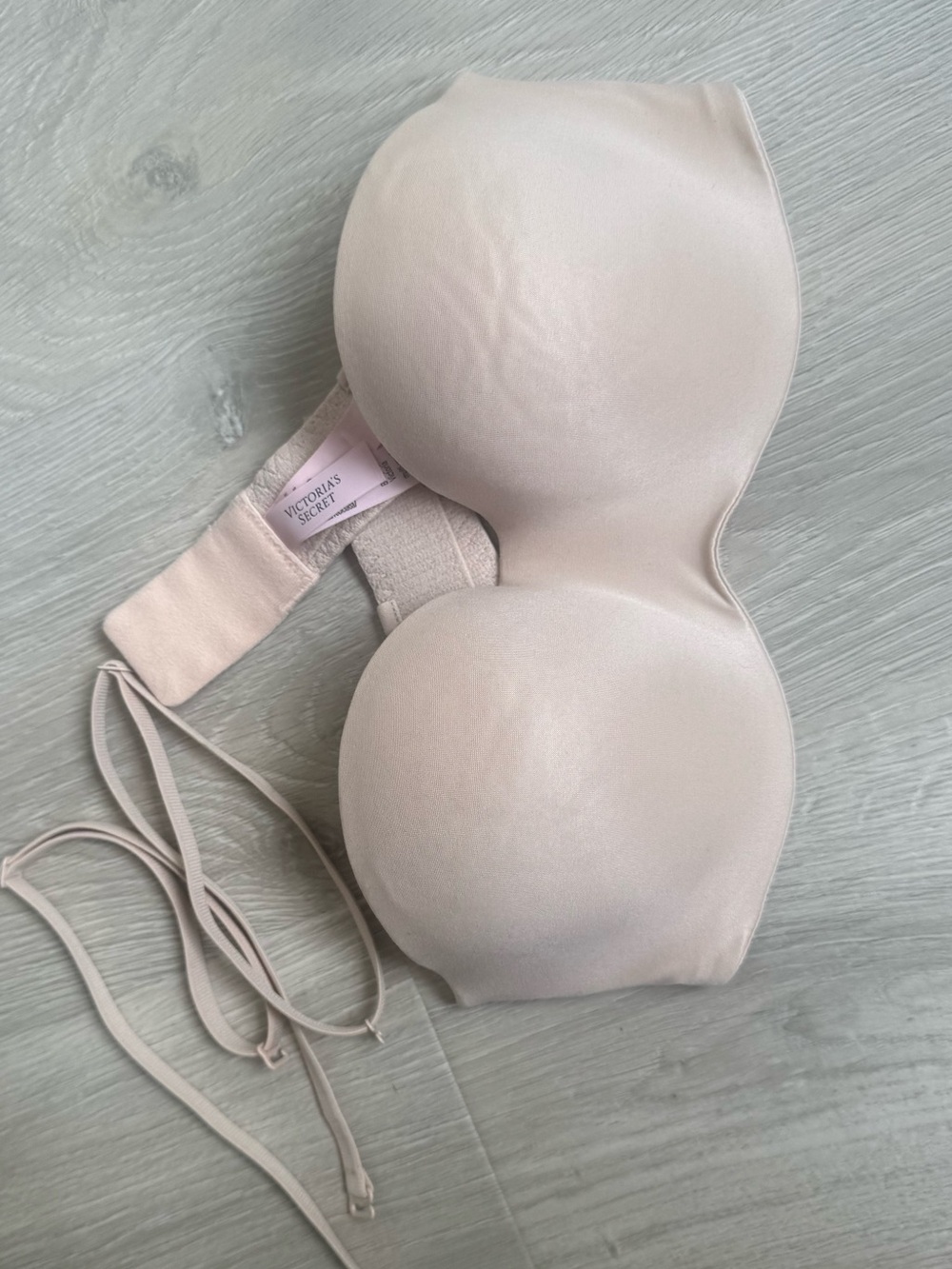 Victoria’s Secret Seamless Nude Strapless Convertible T-Shirt Bra 34B